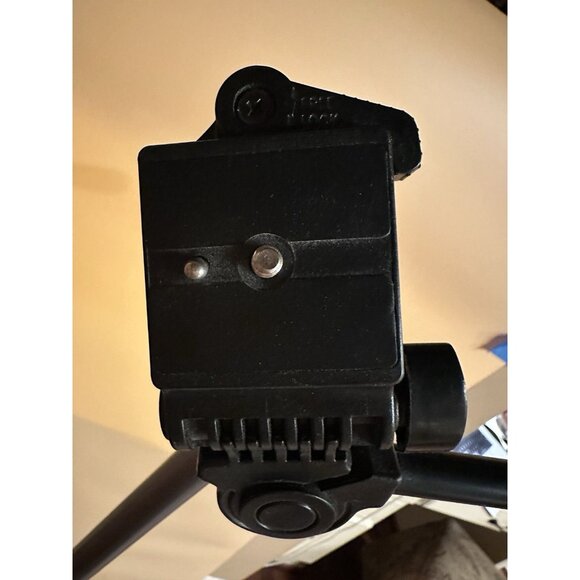 Ambico V-0555 54" Lightweight Aluminum Tripod Quick Release Shoe 3-Way Pan Head - Picture 9 of 16